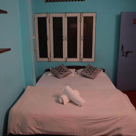 Good Vibes Hostel Varanasi Exteriör bild