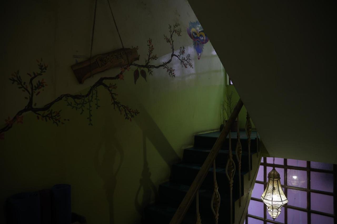 Good Vibes Hostel Varanasi Exteriör bild
