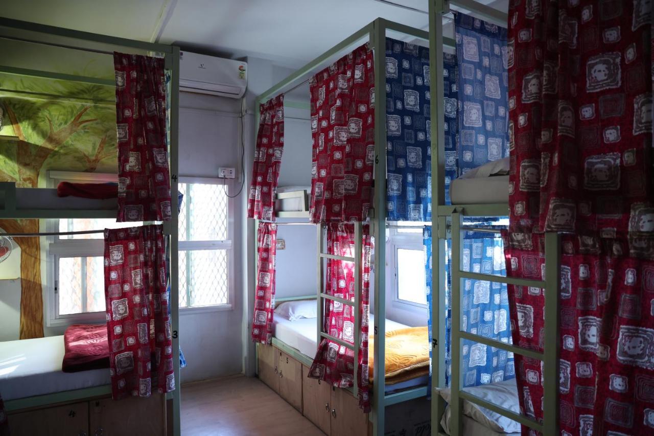 Good Vibes Hostel Varanasi Exteriör bild