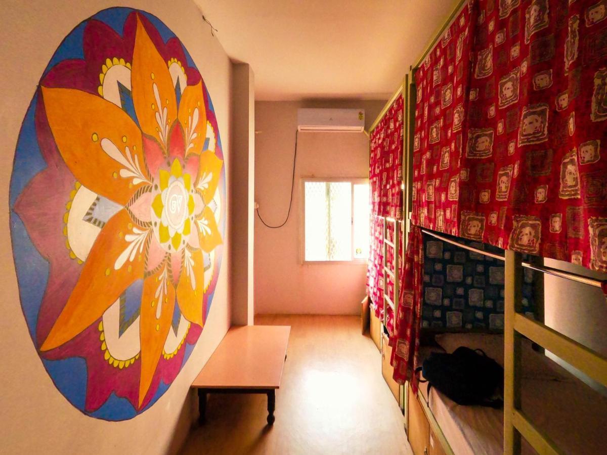 Good Vibes Hostel Varanasi Exteriör bild