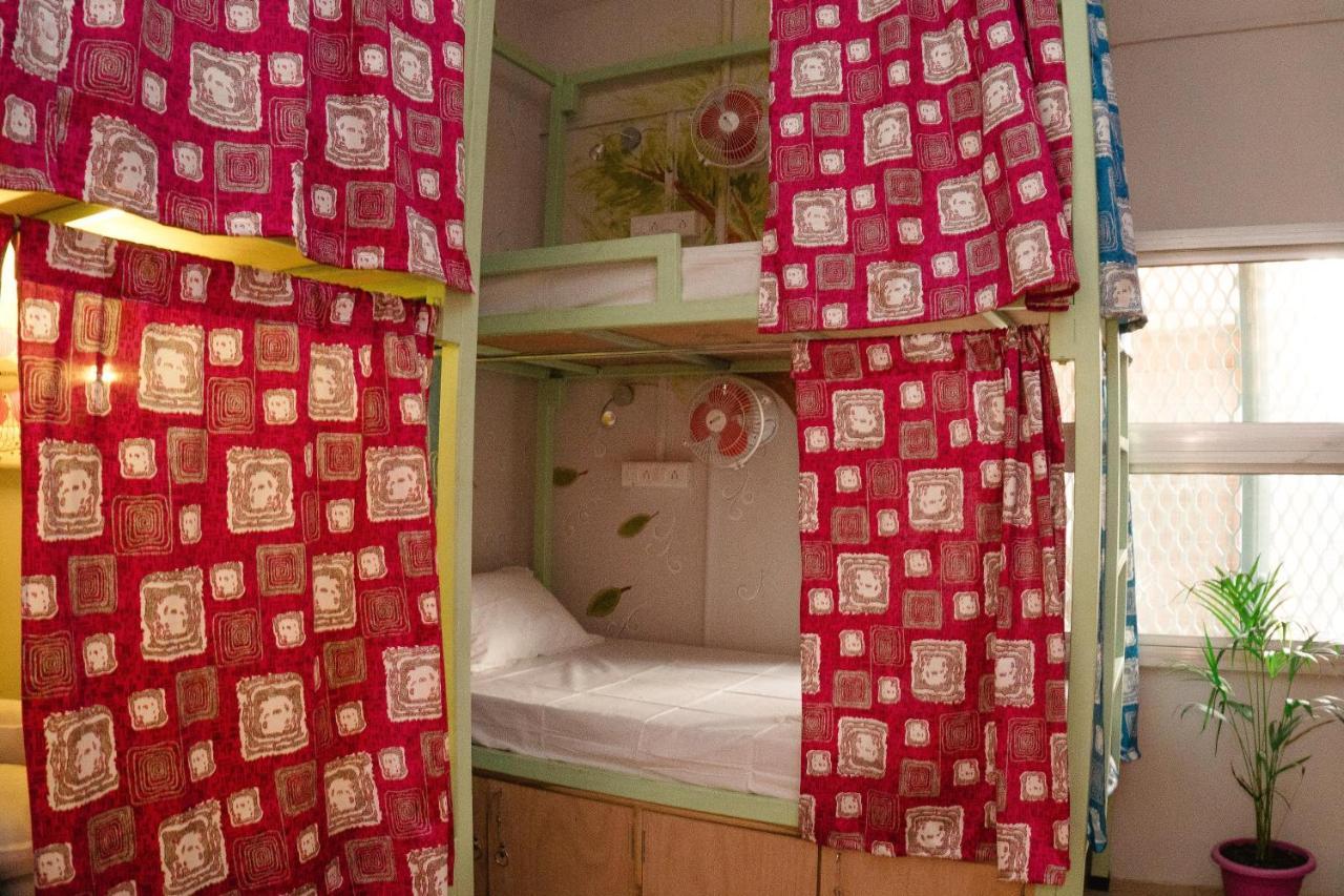 Good Vibes Hostel Varanasi Exteriör bild